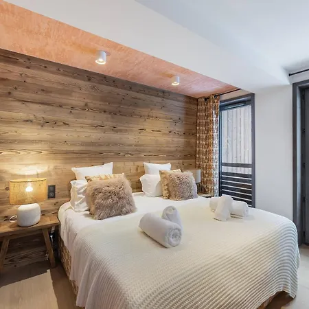 Spacieux Neuf Proche Pistes Avec Cheminee Et Parking - Fr-1-562-68 Apartamento